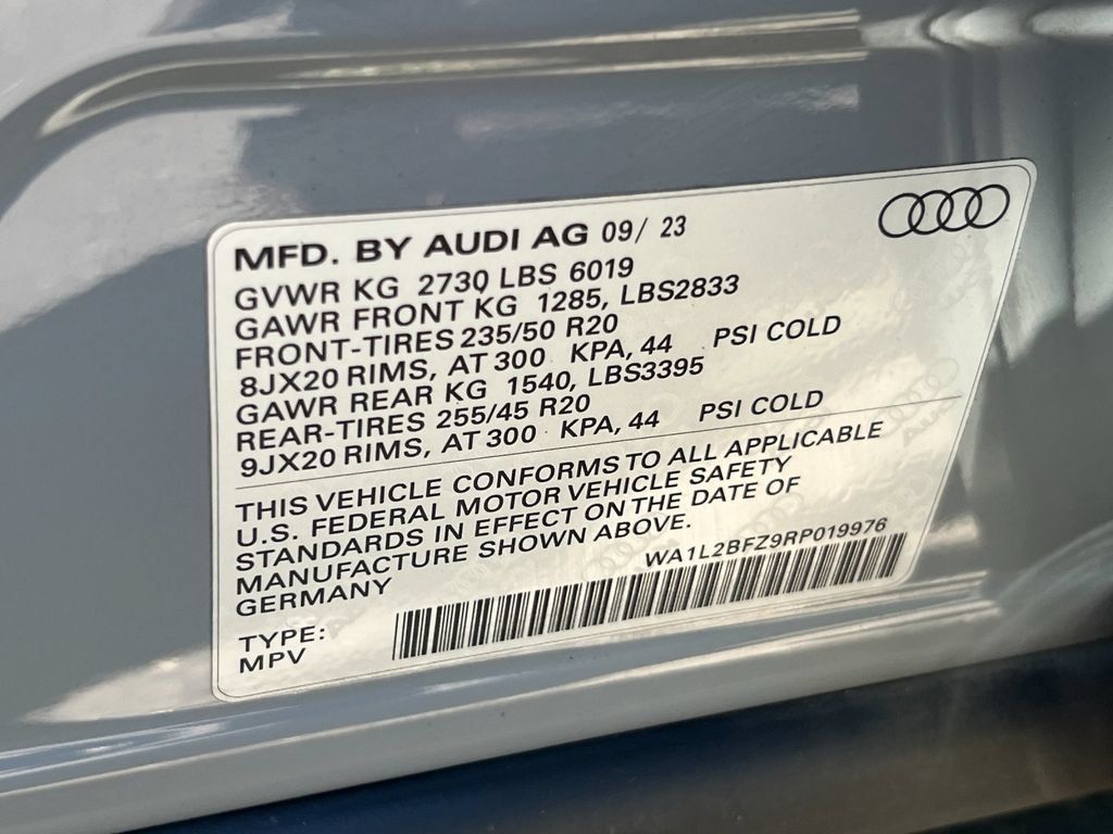 Used 2024 Audi Q4 e-tron Premium Plus AWD/4WD image 40