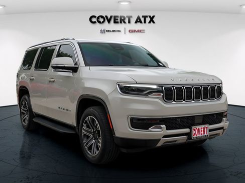 Used 2022 Jeep Wagoneer Series III AWD/4WD image 9