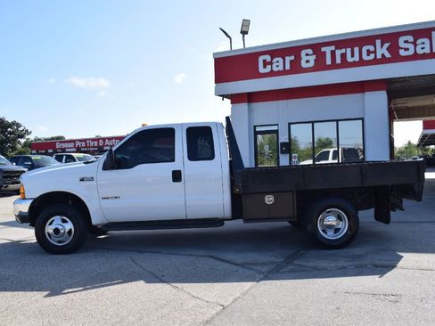 Used 2000 Ford F350 XLT image 2