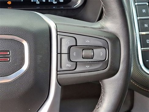 Used 2023 GMC Yukon XL SLT image 23