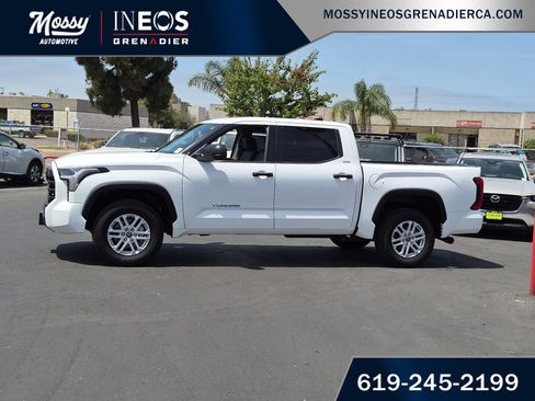 Used 2022 Toyota Tundra SR5 AWD/4WD image 4