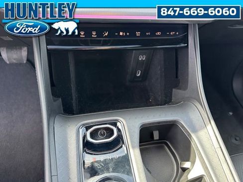 Used 2024 Jeep Wagoneer Launch Edition image 24