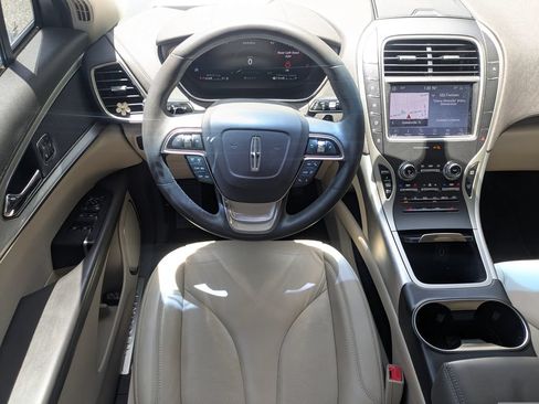 Used 2020 Lincoln Nautilus FWD w/ Equipment Group 101A image 14