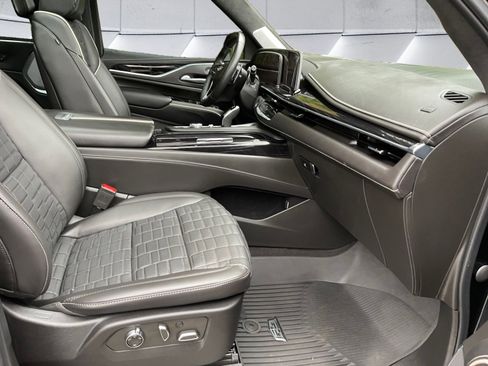 Used 2023 Cadillac Escalade V image 16