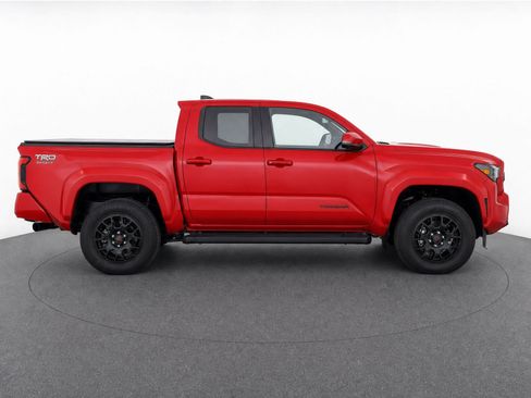 Certified 2025 Toyota Tacoma TRD Sport AWD/4WD image 8