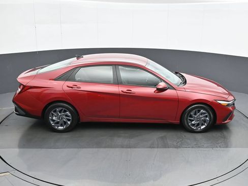 Used 2024 Hyundai Elantra SEL FWD image 22