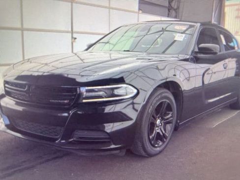 Used 2019 Dodge Charger SXT image 4