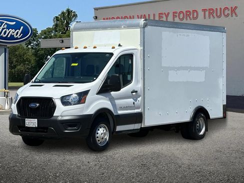 Used 2023 Ford Transit 350 DRW RWD image 8