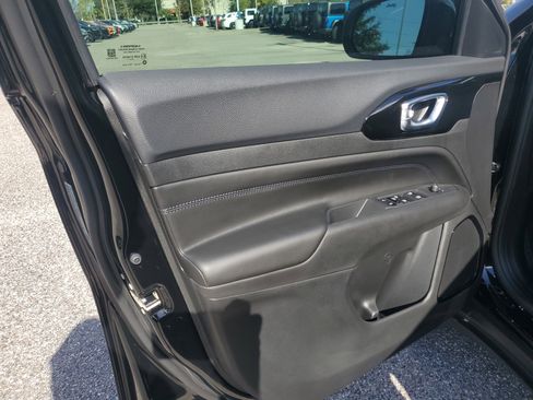 New 2026 Jeep Compass Latitude image 10