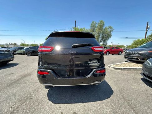 Used 2016 Jeep Cherokee Overland w/ Technology Group image 5
