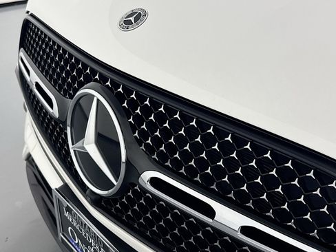 Used 2025 Mercedes-Benz GLC 300 GLC 300 image 12