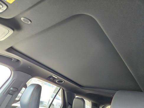 New 2026 Ford Explorer ST-Line w/ ST-Line Street Pack image 9