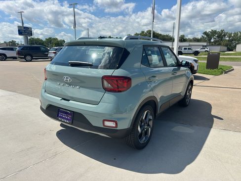 New 2026 Hyundai Venue SEL FWD image 5
