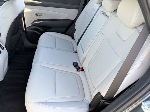 Used 2025 Hyundai Tucson Limited AWD/4WD image 26