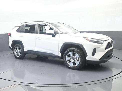 Used 2024 Toyota RAV4 XLE AWD/4WD image 8
