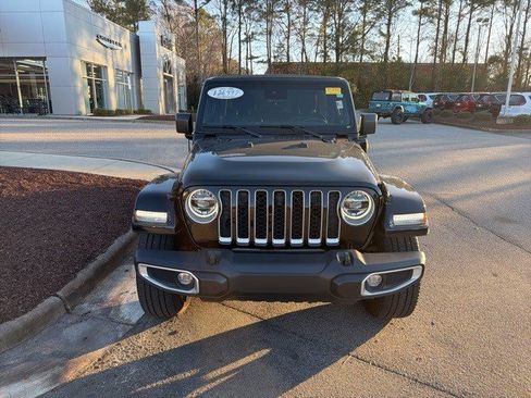 Used 2021 Jeep Wrangler Sahara w/ Cold Weather Group image 9