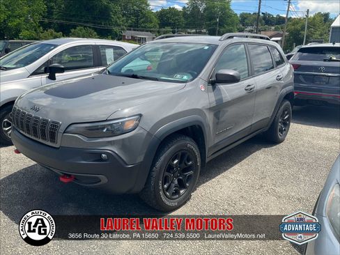 Used 2019 Jeep Cherokee Trailhawk w/ Cold Weather Group AWD/4WD image 1