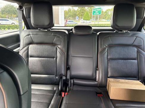 New 2025 Lincoln Navigator L Black Label image 16