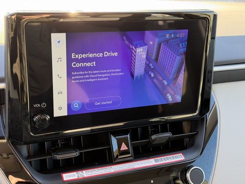 Used 2025 Toyota Corolla LE image 20