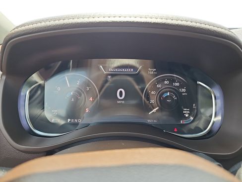 Used 2025 RAM 2500 Laramie AWD/4WD image 16
