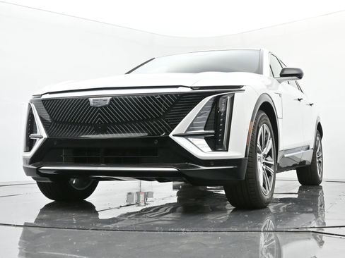 New 2025 Cadillac Lyriq Luxury image 15