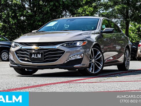 Used 2024 Chevrolet Malibu LT FWD image 2
