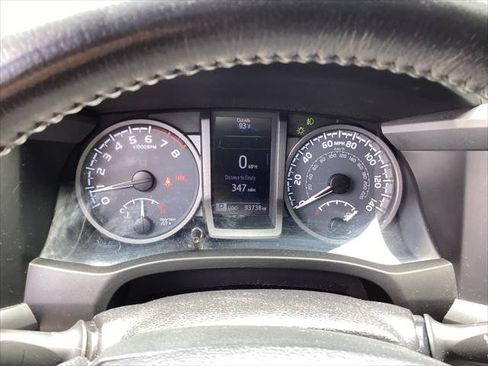 Used 2016 Toyota Tacoma TRD Off-Road AWD/4WD image 26