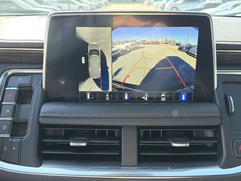 Used 2024 Chevrolet Tahoe Z71 w/ Luxury Package image 32