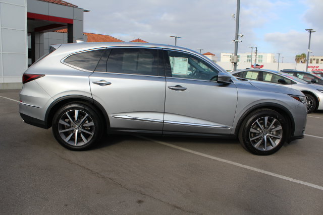 Used 2025 Acura MDX w/ Technology Package FWD image 18