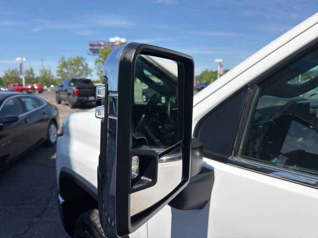Used 2025 Chevrolet Silverado 3500 LTZ w/ LTZ Convenience Package AWD/4WD image 6
