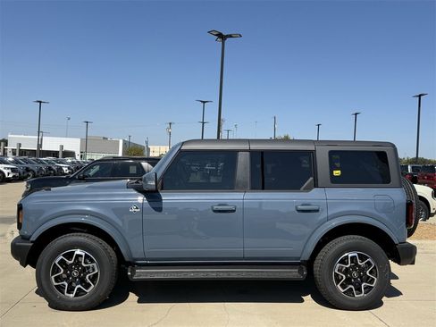 New 2025 Ford Bronco Outer Banks image 28