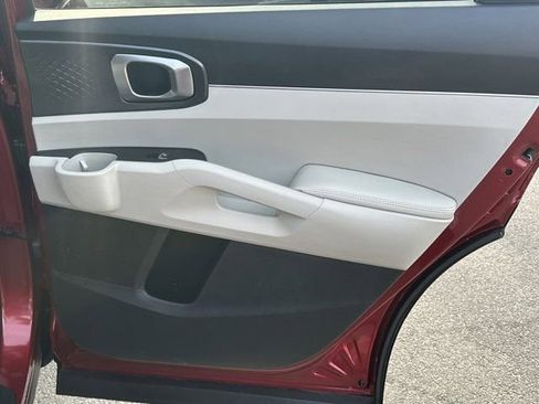 Used 2022 Kia Sorento S w/ Panoramic Sunroof Package image 21