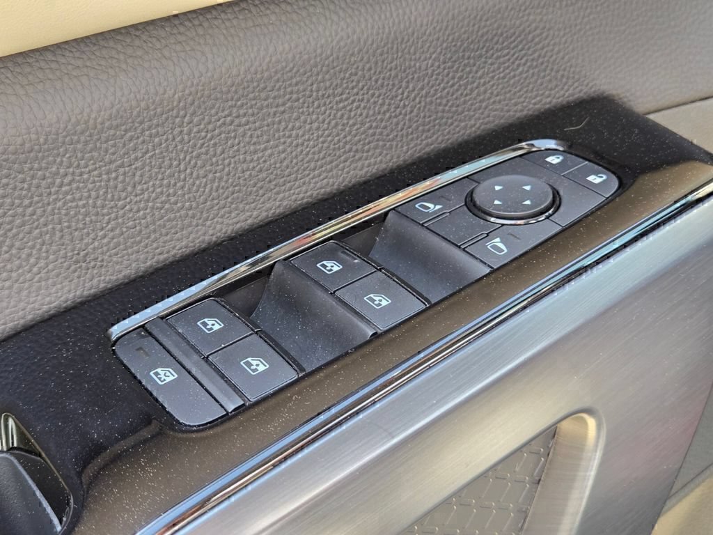 Used 2025 Nissan Pathfinder SL AWD/4WD image 37