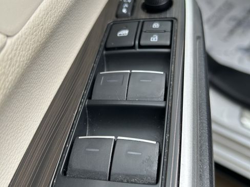 Certified 2023 Toyota Sienna Platinum AWD/4WD image 16