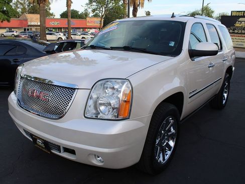 Used 2013 GMC Yukon Denali AWD/4WD image 4