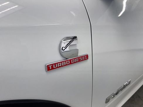 Used 2024 RAM 2500 Laramie AWD/4WD image 11