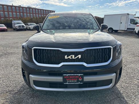 Used 2023 Kia Telluride LX image 2