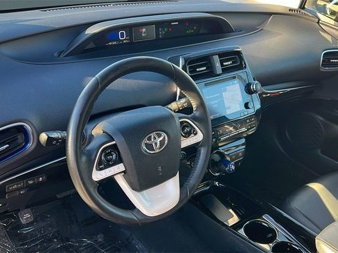 Used 2018 Toyota Prius Three Touring image 8
