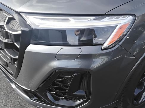 Certified 2025 Audi SQ7 Premium Plus w/ Executive Package image 6