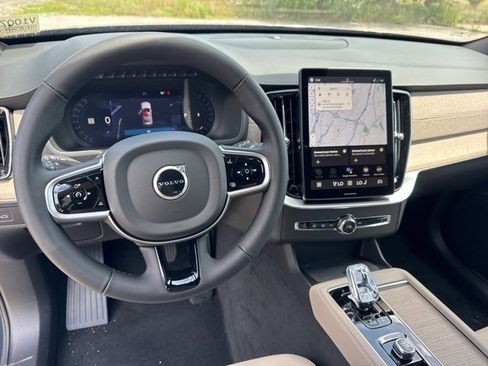 New 2026 Volvo XC90 B6 Core image 13