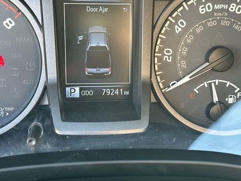 Used 2018 Toyota Tacoma TRD Sport w/ Technology Package image 11