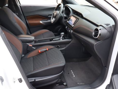 Used 2023 Nissan Kicks SR FWD image 16