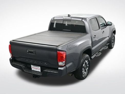 Used 2017 Toyota Tacoma TRD Off-Road image 24