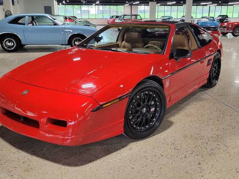 Used 1988 Pontiac Fiero GT RWD image 4
