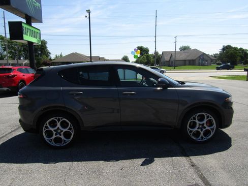 Used 2024 Alfa Romeo Tonale Veloce w/ Active Assist Package AWD/4WD image 10