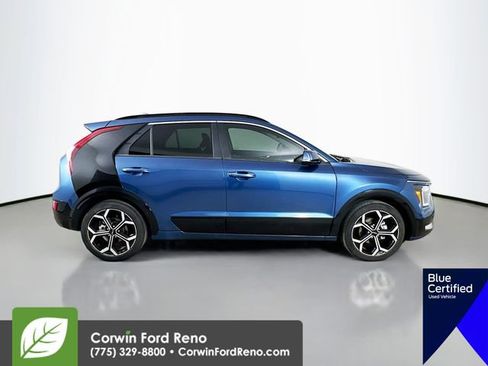Used 2023 Kia Niro SX Touring image 11