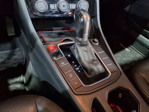 Used 2019 Volkswagen Jetta SE FWD image 12