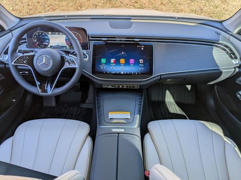New 2026 Mercedes-Benz E 450 4MATIC Sedan image 28