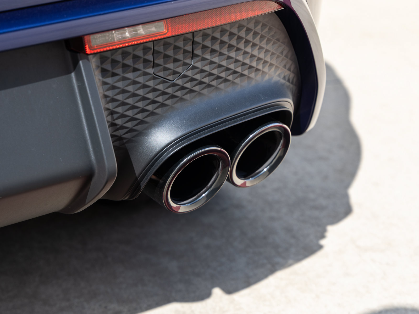 Certified 2026 Porsche Macan Turbo AWD/4WD image 15