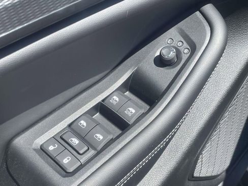 New 2025 Jeep Grand Cherokee Altitude AWD/4WD image 45